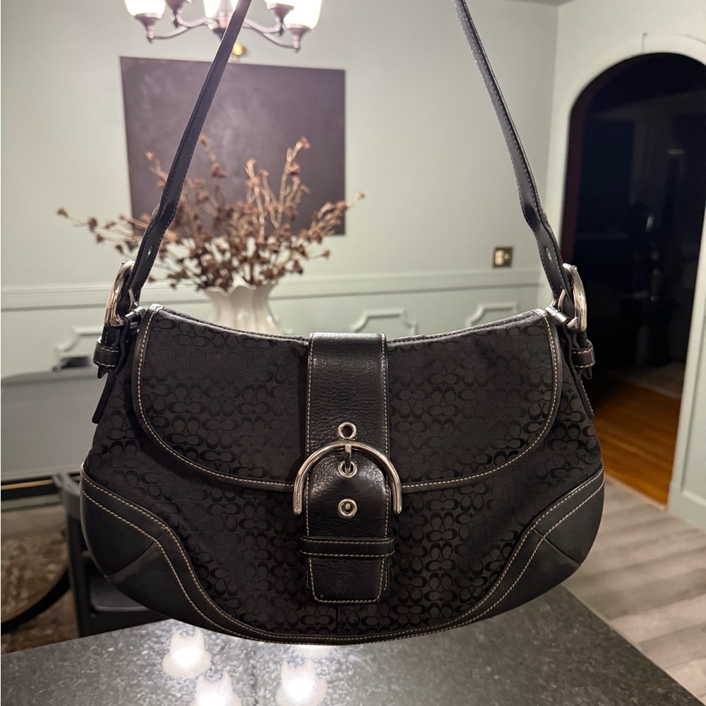 Vintage coach soho large black signature shoulder bag
